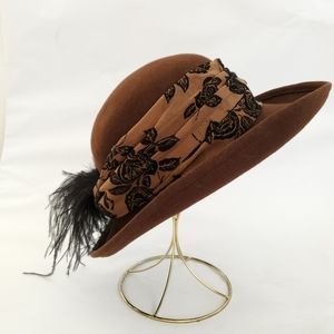 Vintage Cappelli Bowler Felt Hat with Feathers